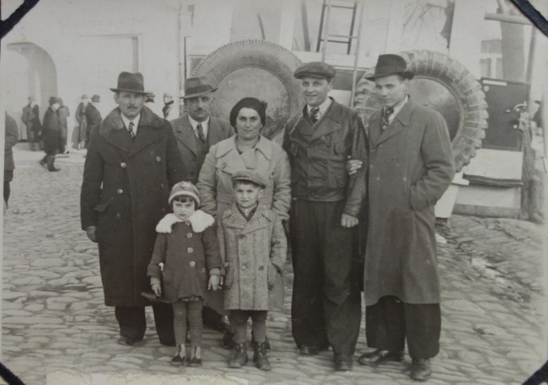 Plik:Dzień wyjazdu z Kut 1939.jpg